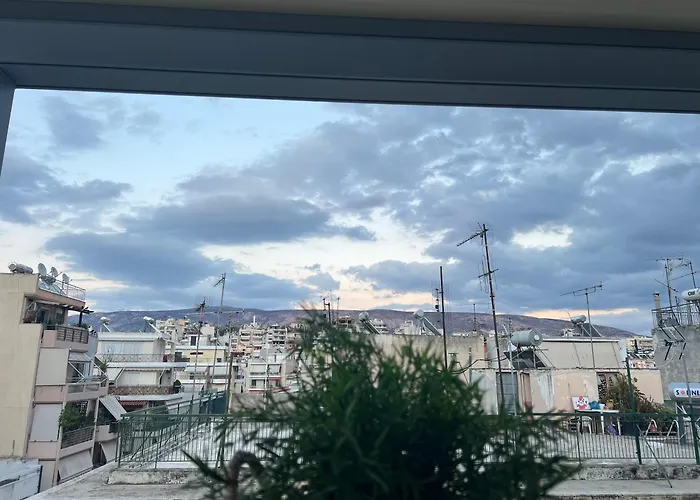 Cozy Apartment With Big Veranda Near Athens Centre And Metro Tram