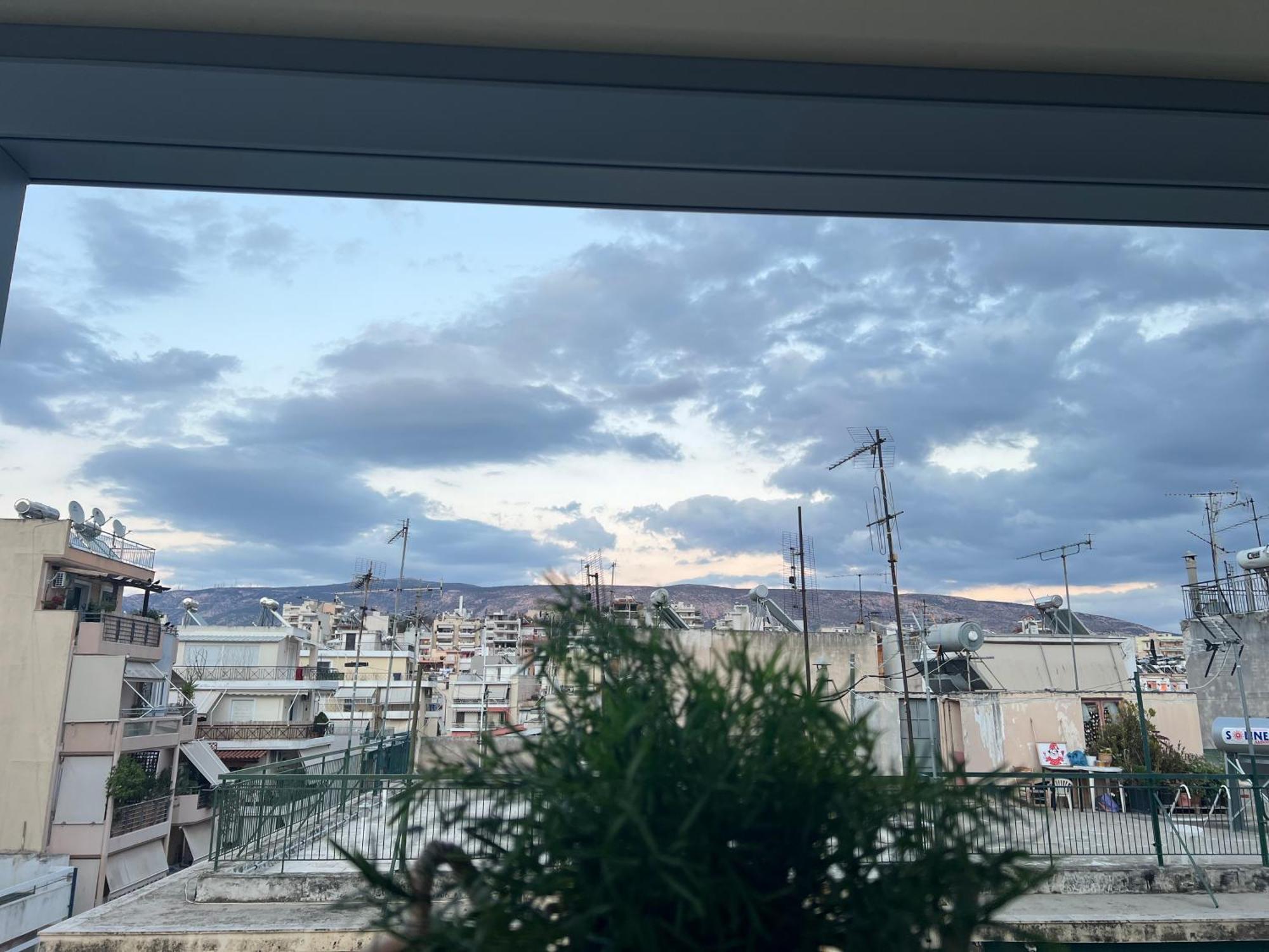 Cozy With Big Veranda Near Centre And Metro Tram Athens