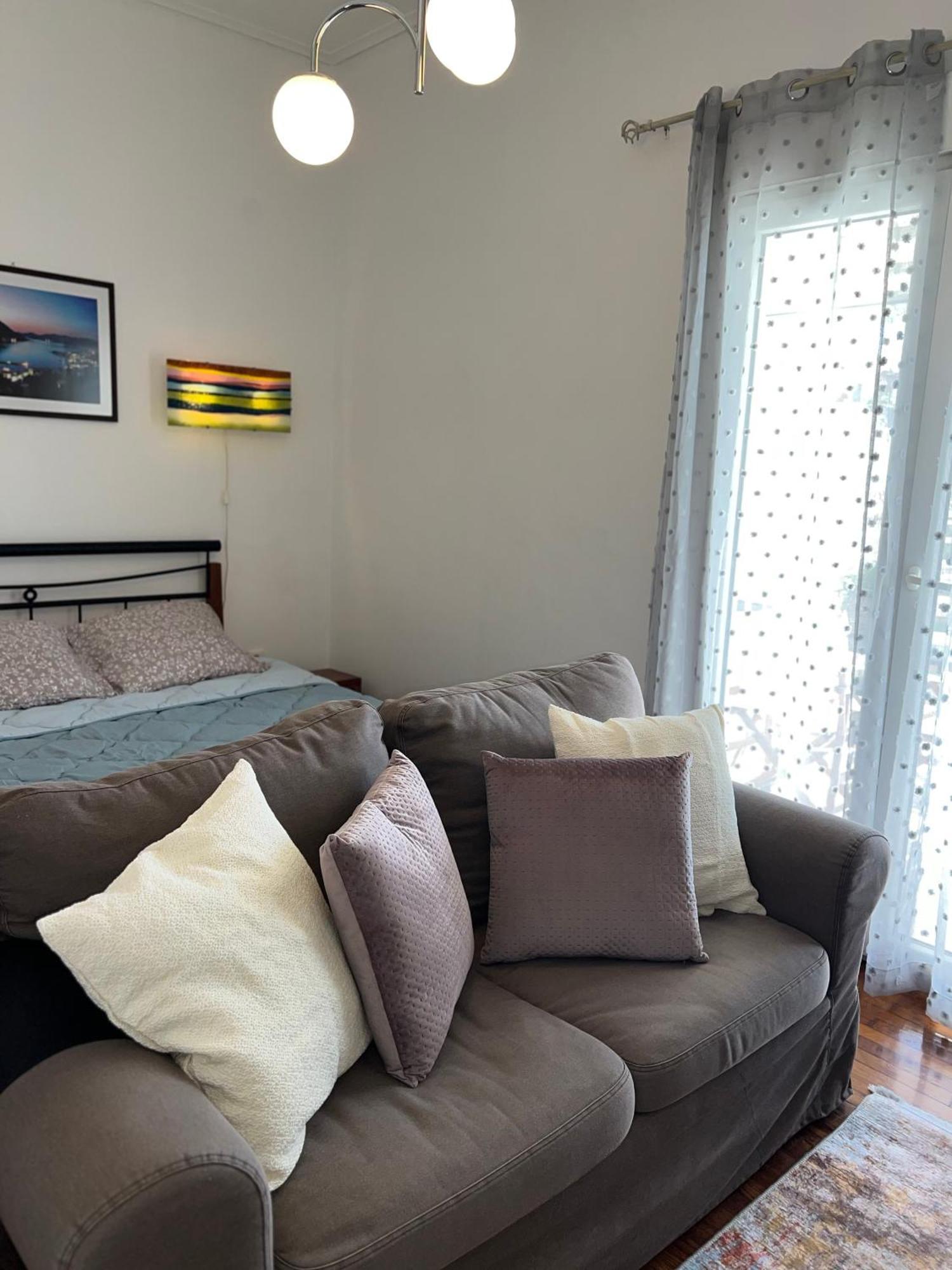 Cozy With Big Veranda Near Centre And Metro Tram Athens