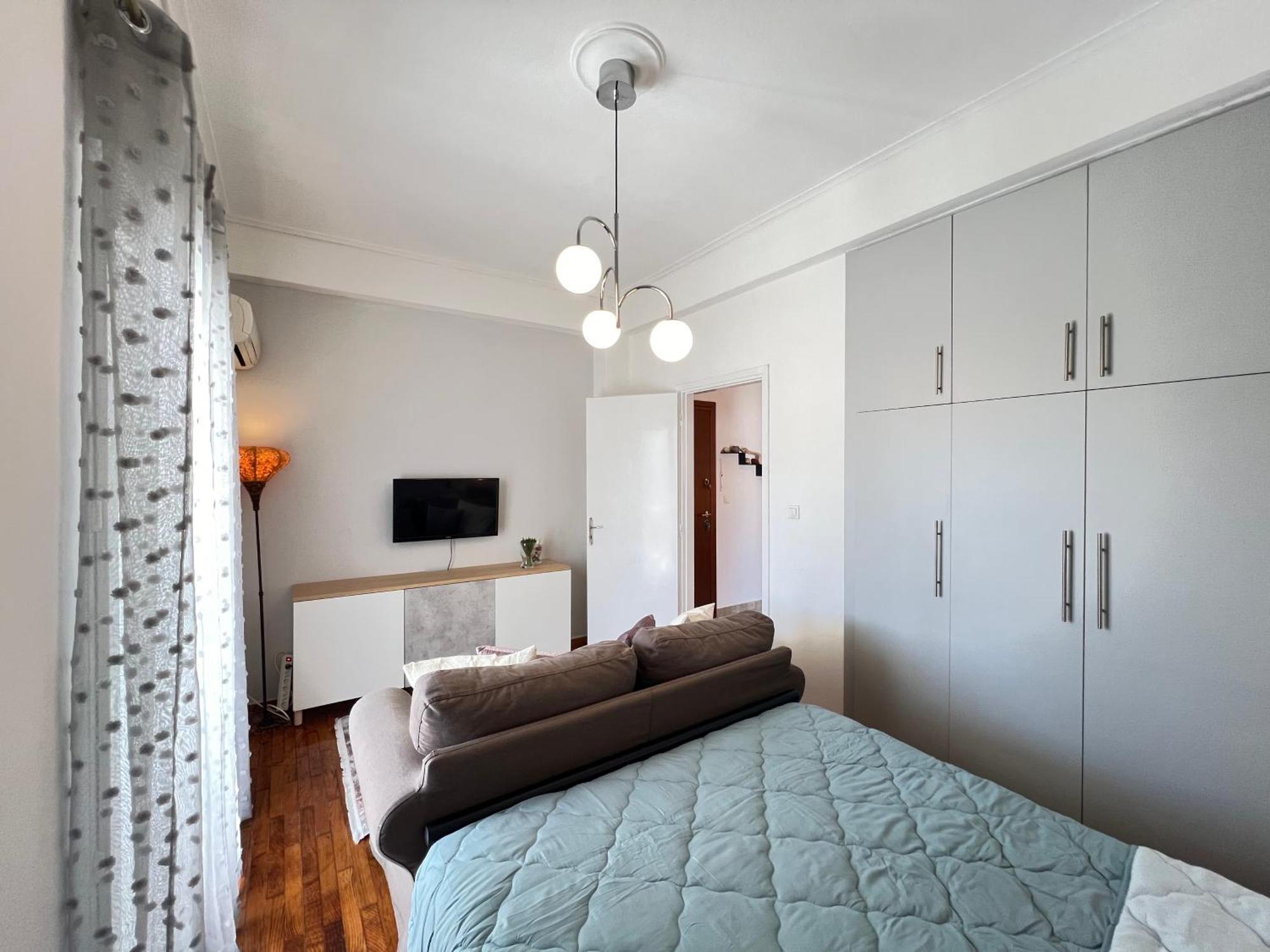 Apartment Cozy With Big Veranda Near Centre And Metro Tram