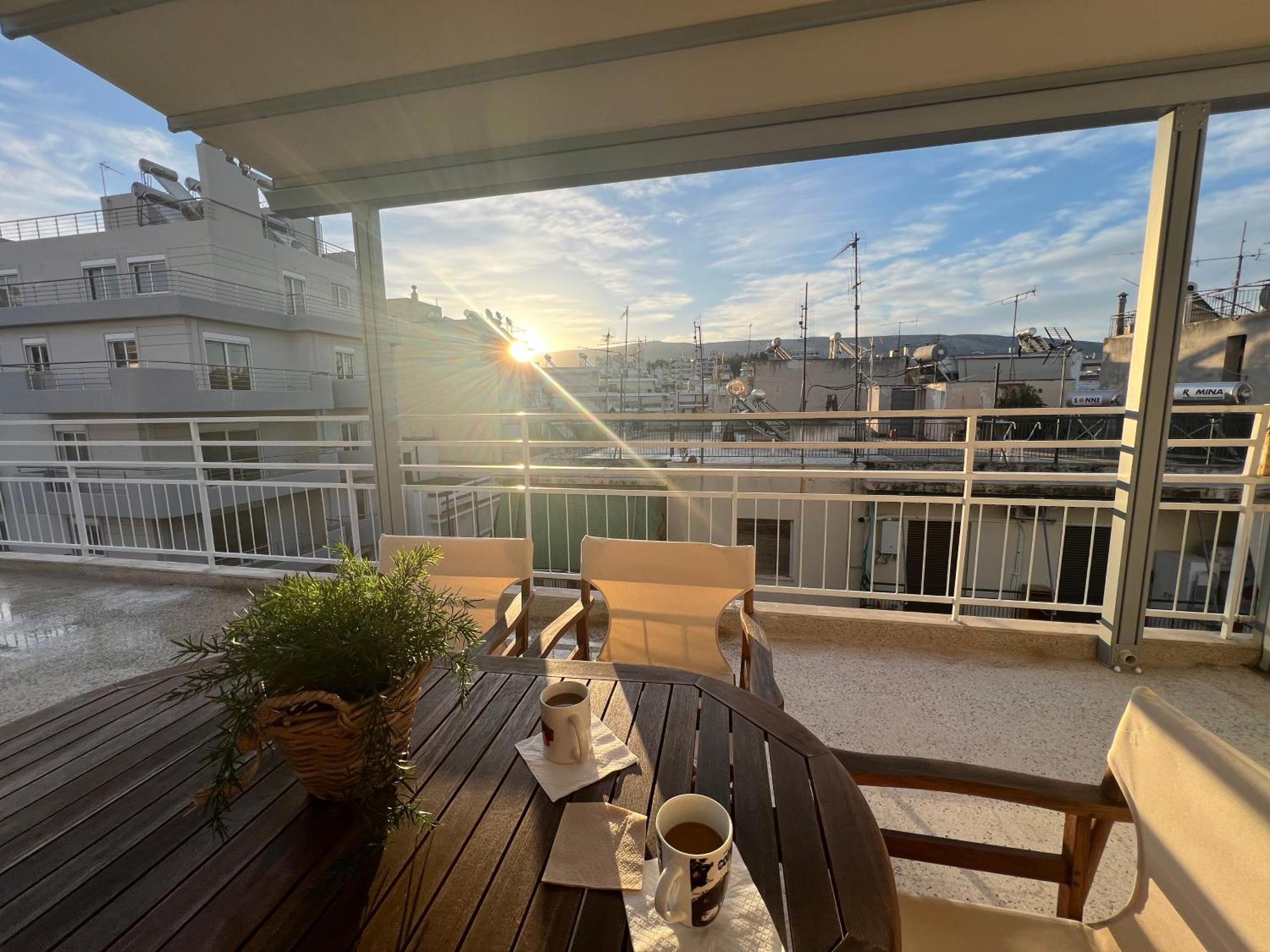 Apartment Cozy With Big Veranda Near Centre And Metro Tram