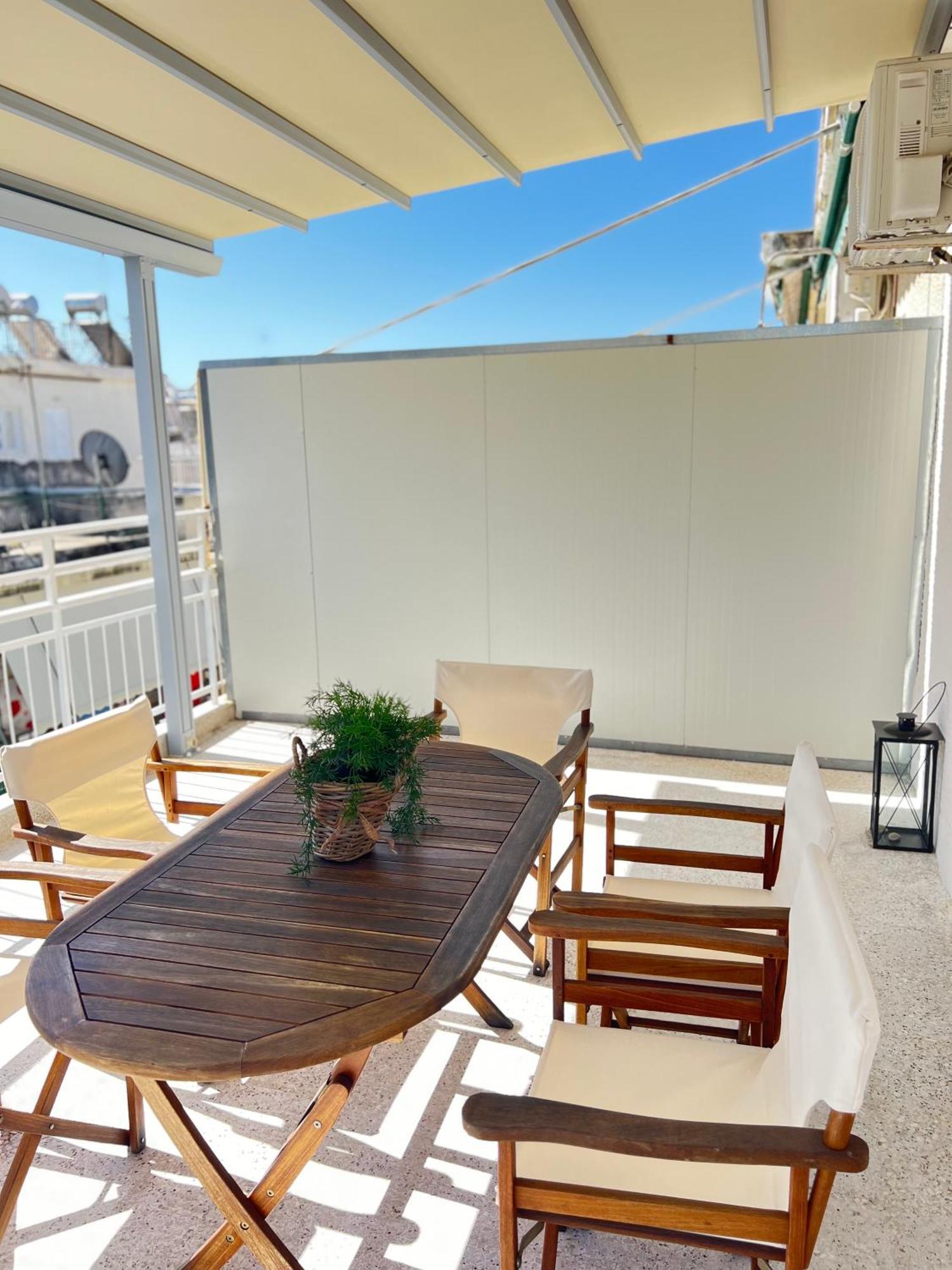 Apartment Cozy With Big Veranda Near Centre And Metro Tram Athens