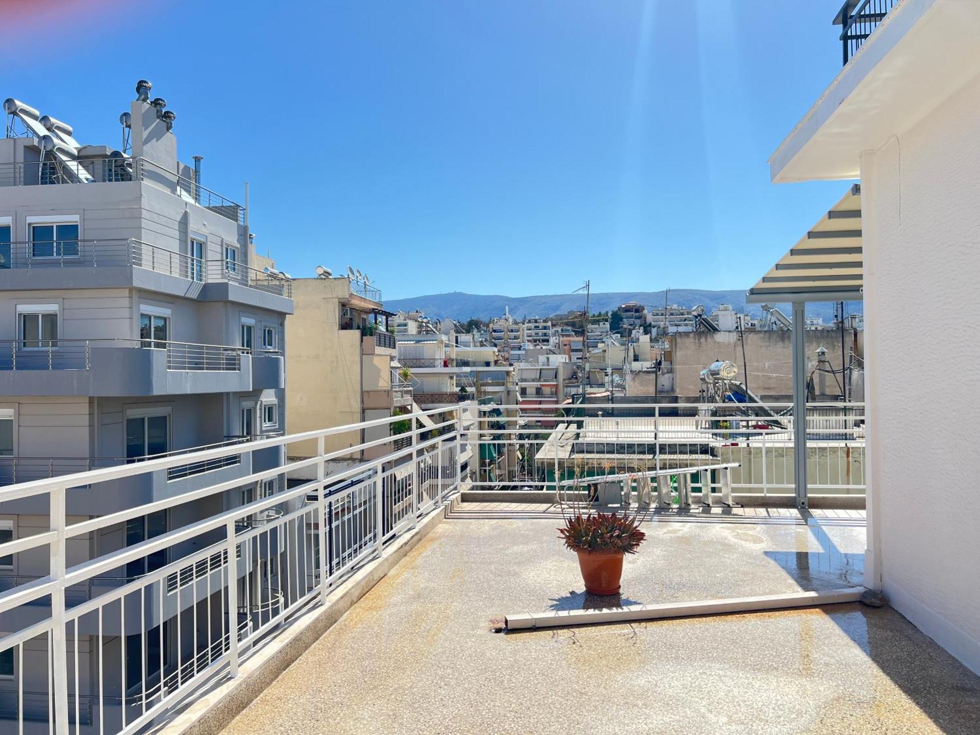 Apartment Cozy With Big Veranda Near Centre And Metro Tram *