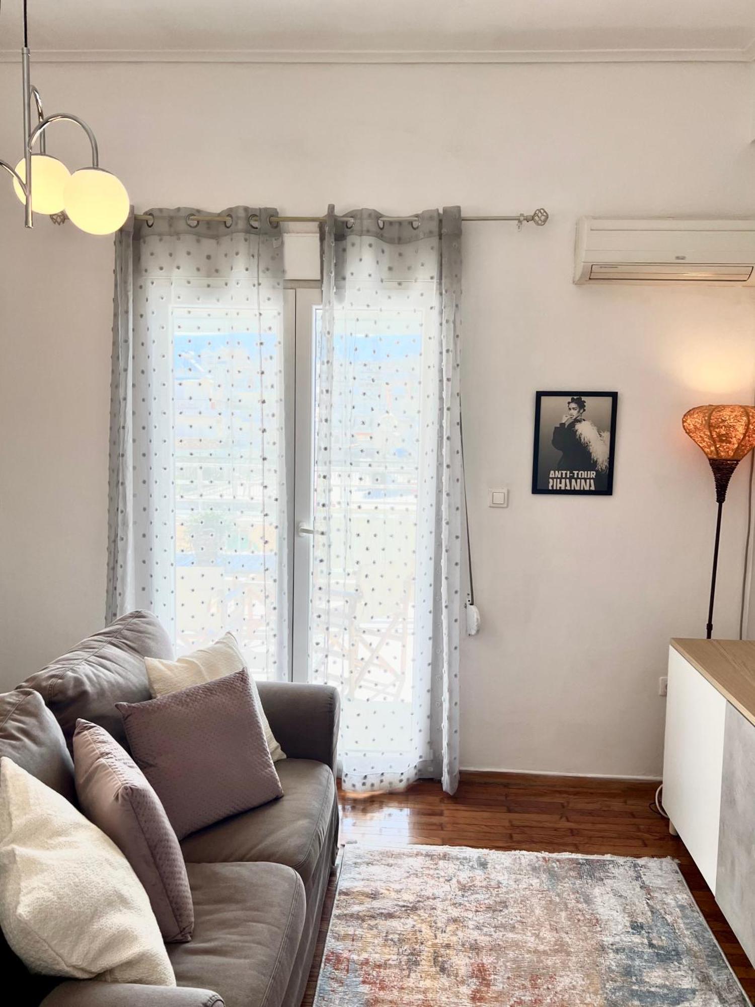 Apartment Cozy With Big Veranda Near Centre And Metro Tram *